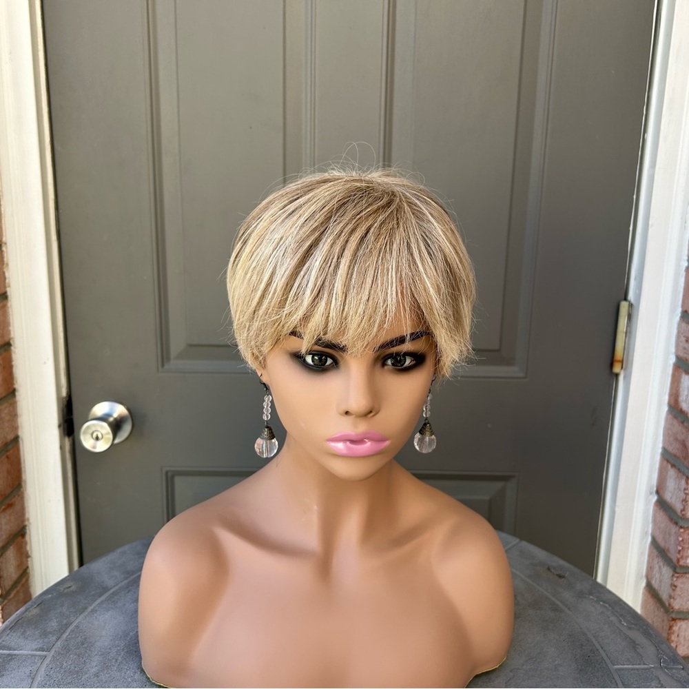 Raquel Welch Glazed Sand Synthetic Short Pixie Wig